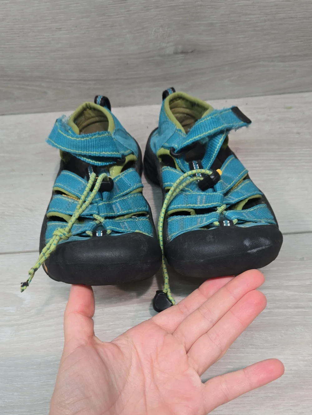 KEEN Kids' Big Boy Fisherman Blue Closed-Toe Sandals Shoes Sz 2